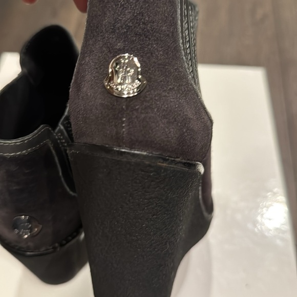 Moncler black suede wedge ankle booties. Size 36 (6). Includes box. - Picture 5 of 7